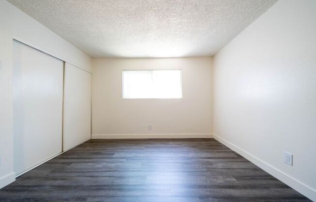 3 beds, 2 baths, 1,200 sqft, $2,900, Unit 633-35