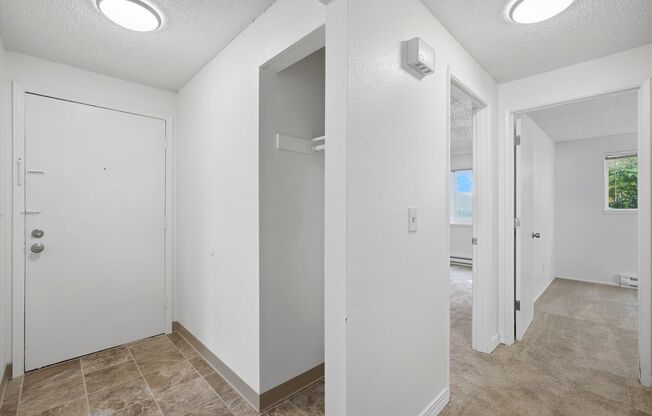 2 beds, 1 bath, 1,000 sqft, $1,275, Unit 11