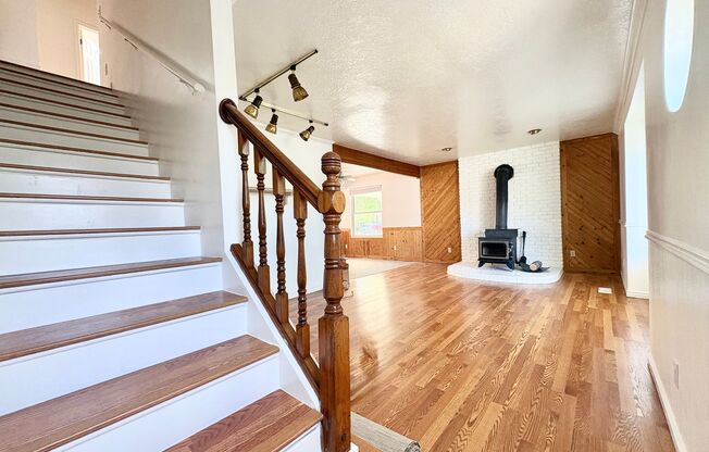 1091 AND 1099 SHEPARD LN