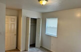 2 beds, 1 bath, $895, Unit 1