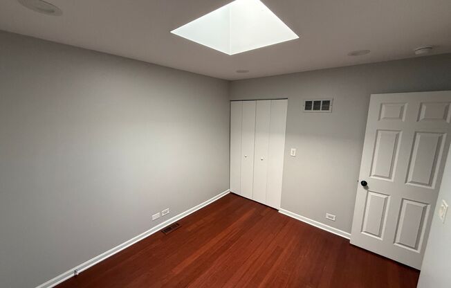 2 beds, 1.5 baths, $2,550, Unit 307