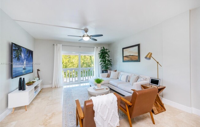 100 Edgewater Dr
