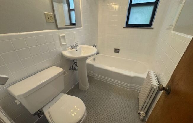 3 beds, 1 bath, 1,000 sqft, $1,649, Unit 6230 Fifth Ave. #224E