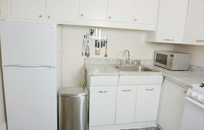 1 bed, 1 bath, 650 sqft, $795, Unit 04