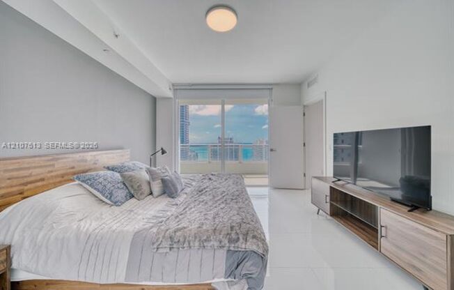1 bed, 1.5 baths, $4,150, Unit # 3802
