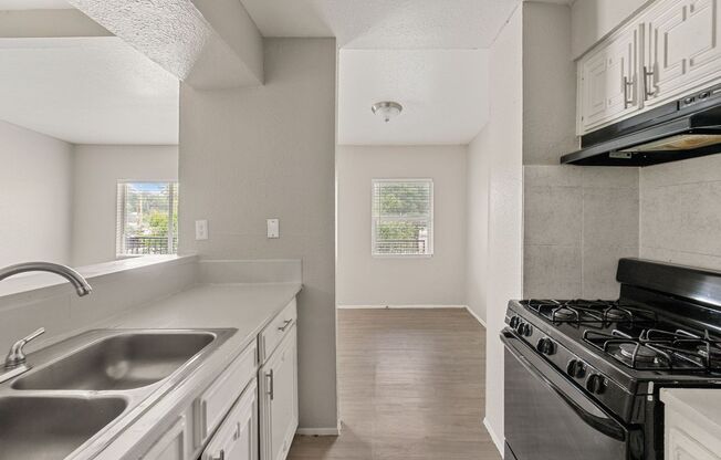 2 beds, 2 baths, 982 sqft, $1,099, Unit 218
