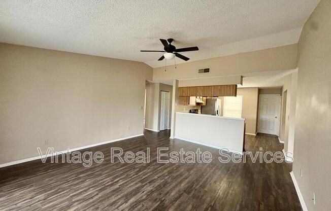 902 E PINE RDG CIR