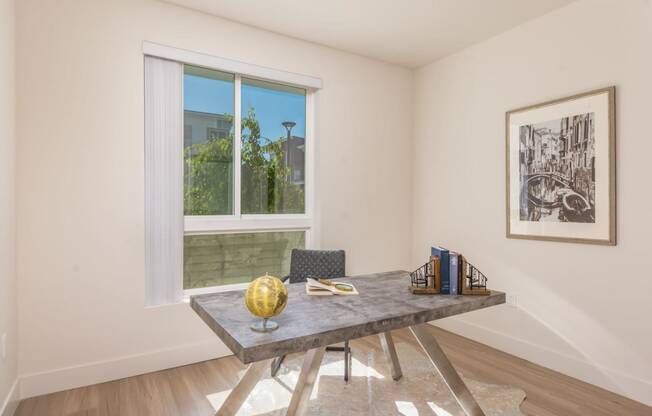 Windsor - Bright Office or Bedroom