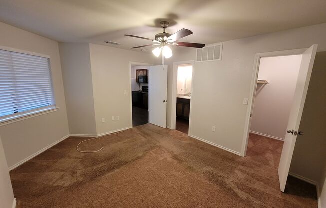 2 beds, 1 bath, $1,195