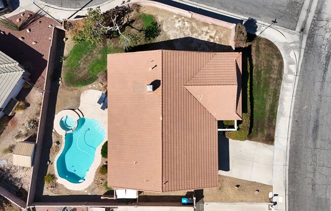 3 beds, 2 baths, $2,790