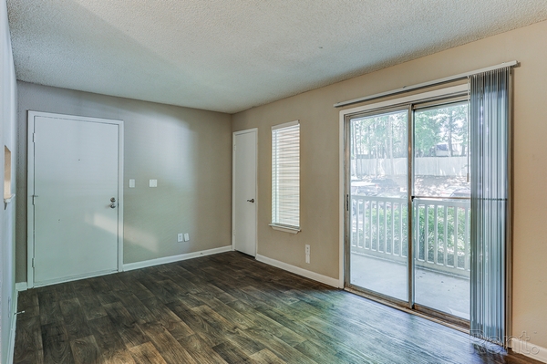 Sterling Glen Apartments