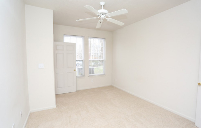 2 beds, 1 bath, 906 sqft, $1,429, Unit 8-8203