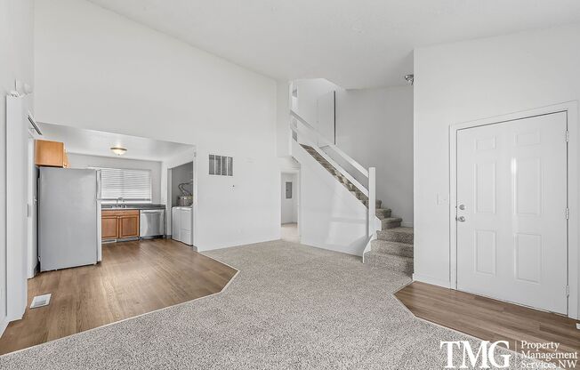 3 beds, 1.5 baths, 1,200 sqft, $1,725, Unit 1330-G5