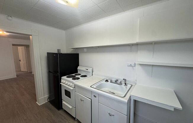 1 bed, 1 bath, 600 sqft, $875, Unit Unit 2