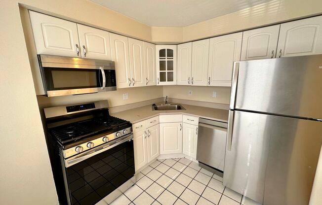 102 - 214/216 Oneida St