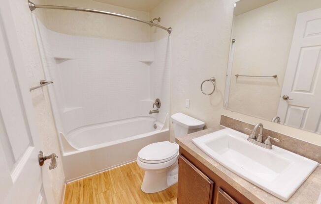 2 beds, 1.5 baths, 998 sqft, $1,690, Unit 0111