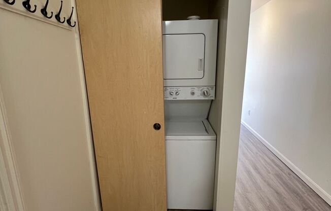 2 beds, 1 bath, 980 sqft, $2,595, Unit C-308