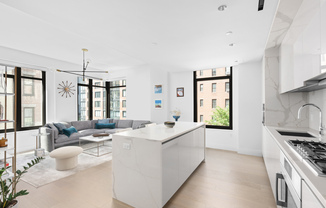 212 W 95 ST