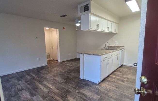 1 bed, 1 bath, 720 sqft, $1,500, Unit 53