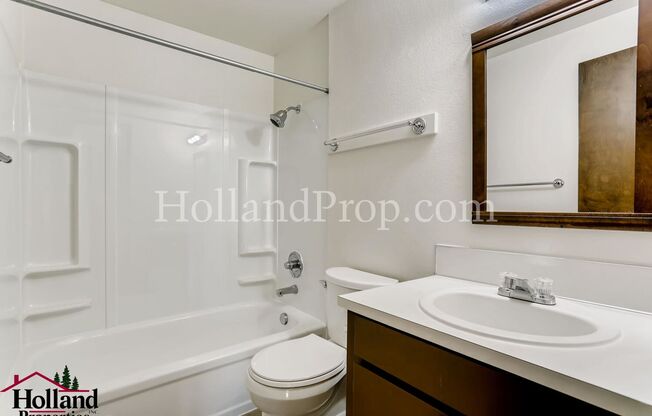 3 beds, 1.5 baths, 1,000 sqft, $1,645, Unit C