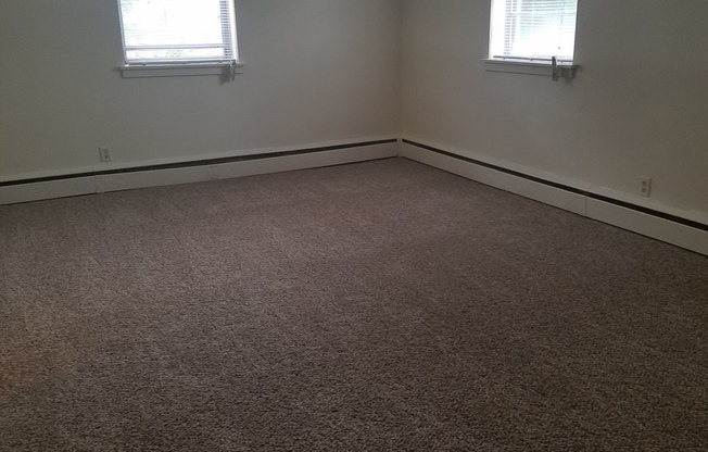 1 bed, 1 bath, 560 sqft, $635, Unit 1300-1611