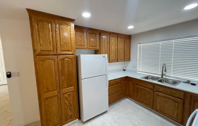Gorgeous Remodeled 3bed/2bath !