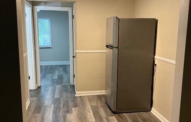 1 bed, 1 bath, 650 sqft, $925, Unit 4