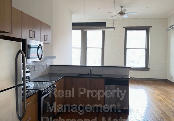 1322 W Broad St