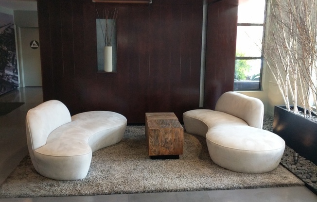 WELCOME HOME IN JACK LONDON SQUARE