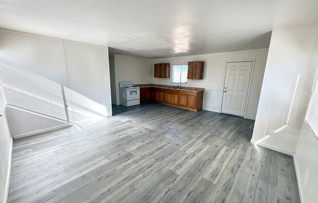 Newly Updated 1 Bedroom Home with Bonus Room!