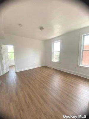 3 beds, 1 bath, $2,885, Unit 2