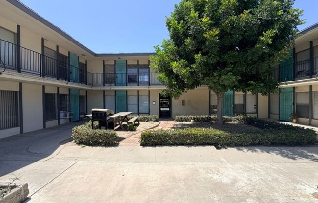 6351 Linden Ave
