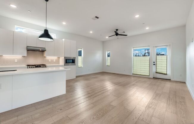 Prime location at Henderson and Ross, Two bedroom Condo w/ Private Drive