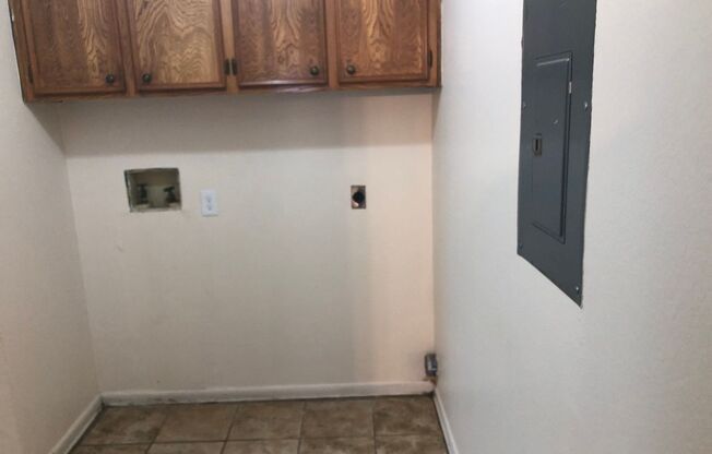 3 beds, 1 bath, $1,650