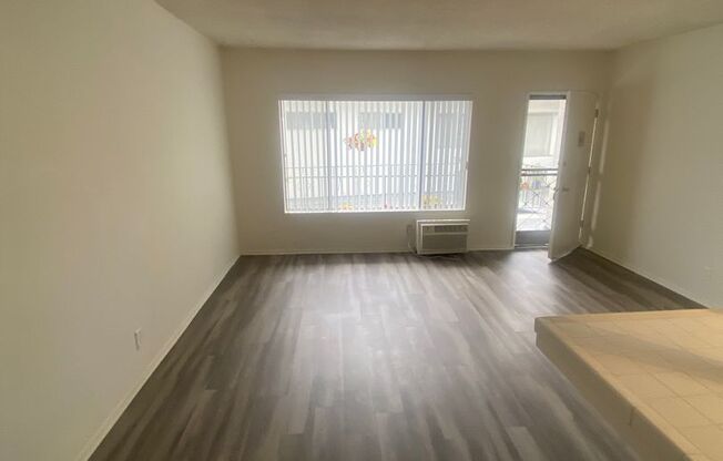 1 bed, 1 bath, $1,825, Unit 11