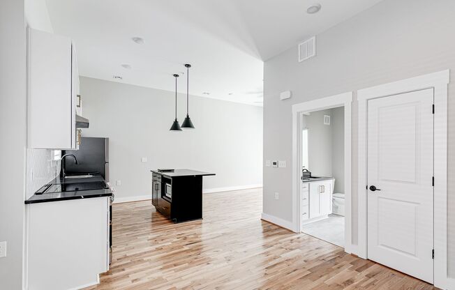 BRAND NEW 1BD w/ Oak Hardwood Floors & it's a Corner Unit - TONS of privacy!!