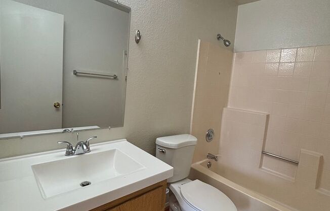1 bed, 1 bath, 660 sqft, $1,800, Unit 64
