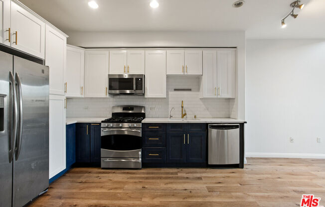 2 beds, 1.8 baths, 1,240 sqft, $3,700, Unit 240