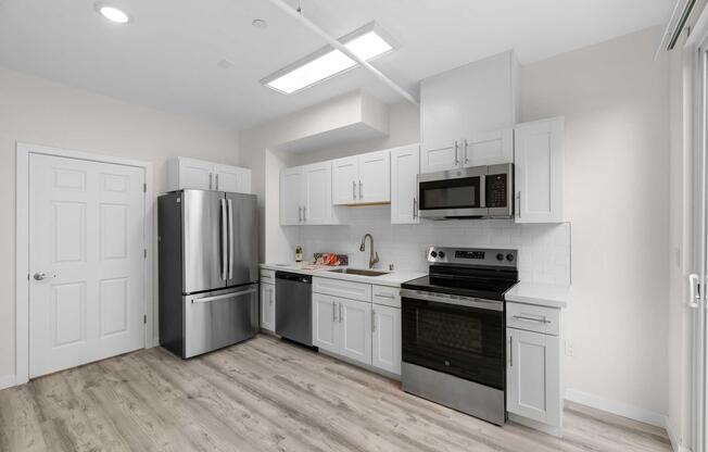 Studio, 1 bath, 477 sqft, $1,890