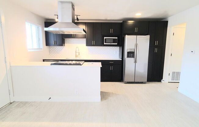 1 bed, 1 bath, 587 sqft, $1,094, Unit 7-03