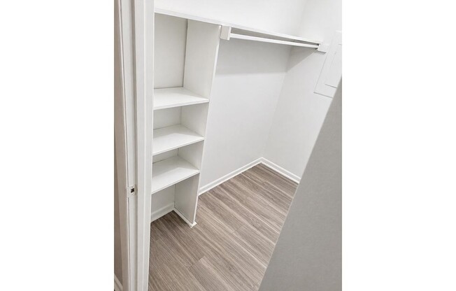 1 bed, 1 bath, 770 sqft, $810