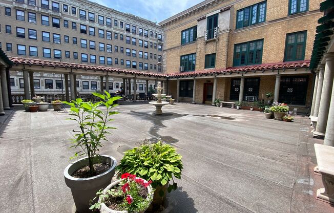 1 bed, 1 bath, $1,450, Unit 904 - 2D
