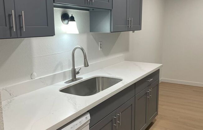 1 bed, 1 bath, 650 sqft, $1,750, Unit 28