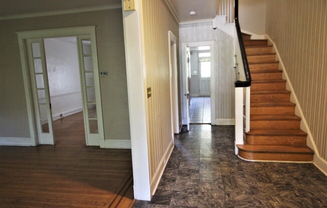 2026/2027 Off-Campus JHU Spacious 5bd/2ba Rowhome OSP & W/D! Available 6/8