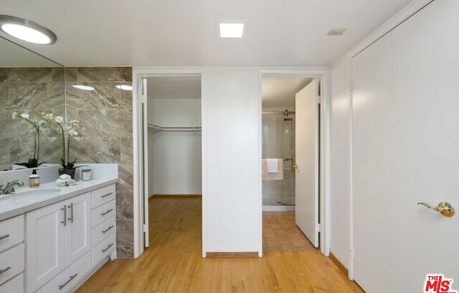 2 beds, 2 baths, 1,099 sqft, $4,500, Unit 1210