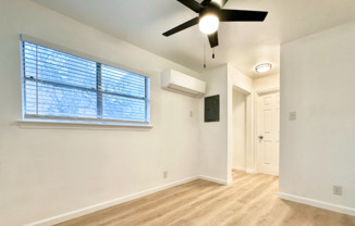 1 bed, 1 bath, 420 sqft, $900, Unit 11H