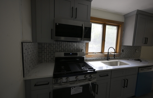 4 WATSON RD