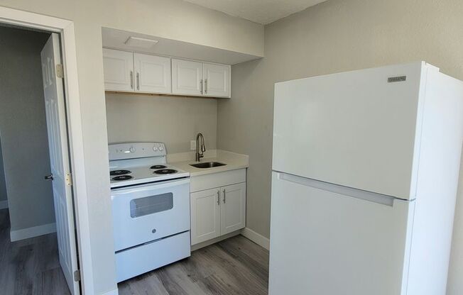 1 bed, 1 bath, 400 sqft, $1,005.5, Unit #10