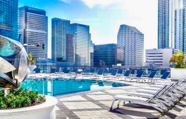 2 beds, 2 baths, 1,096 sqft, $4,550, Unit 999 SW 1st Ave # 1807