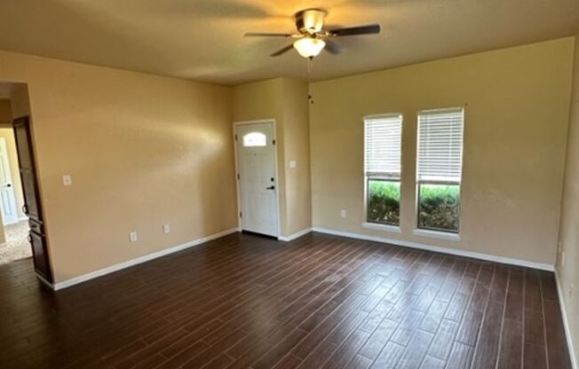 2 beds, 1 bath, $1,395